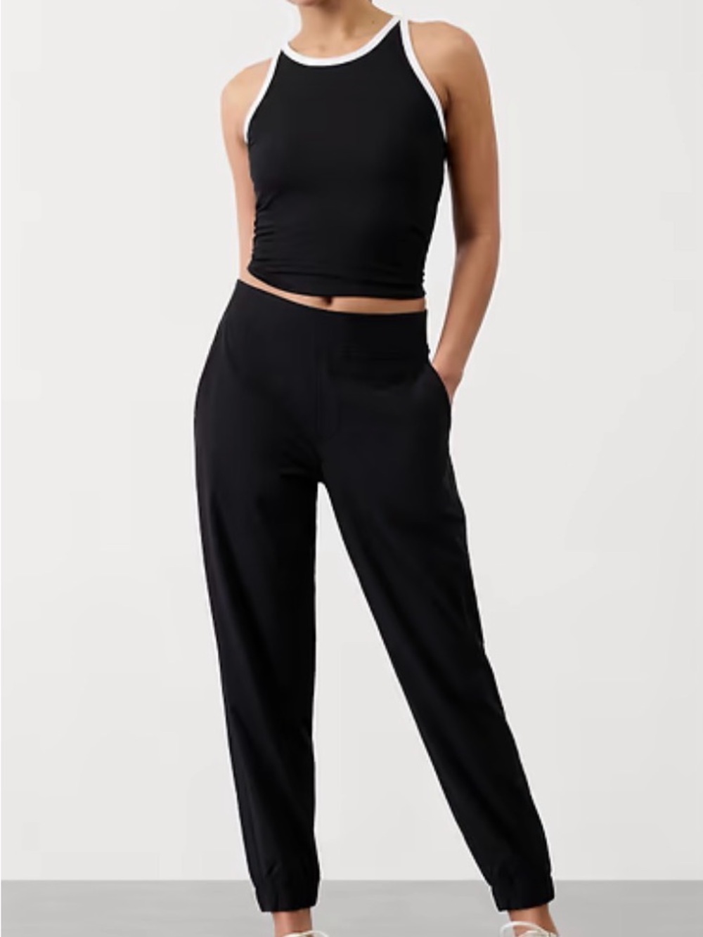 NWT Athleta Women's 10 P Black Brooklyn Jogger Pockets New $99 719517 Stretch